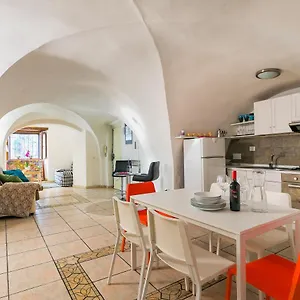 Moro 50 - Loft In Trastevere Rome
